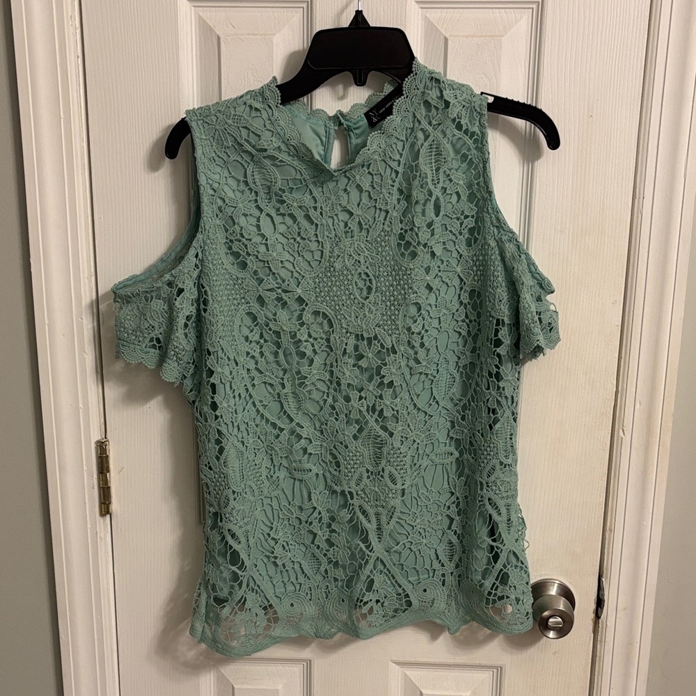 Elegant Lace Cold Shoulder Top - Green